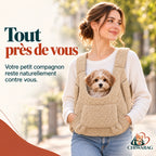 Petit chien porté près de soi avec le sac ventral CHIWABAG beige